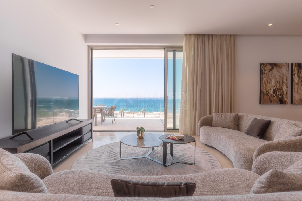 Three bedroom luxury apartment  in Kato Paphos for sale