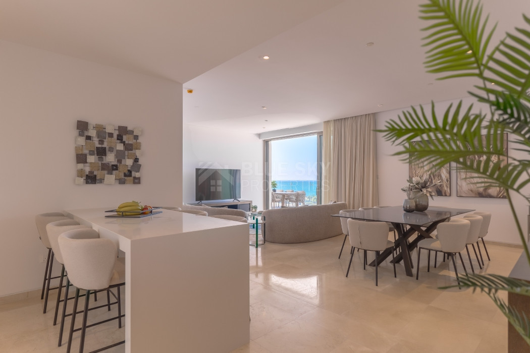 Three bedroom luxury apartment  in Kato Paphos for sale