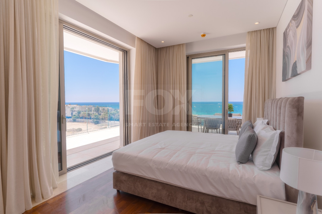 Three bedroom luxury apartment  in Kato Paphos for sale