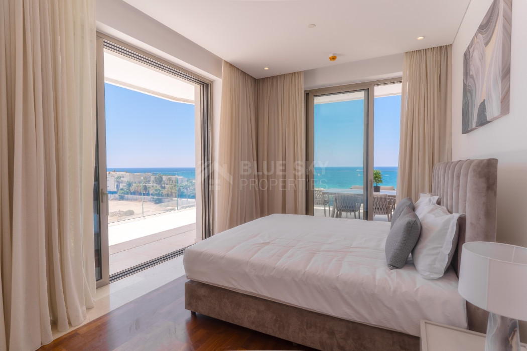 Three bedroom luxury apartment  in Kato Paphos for sale