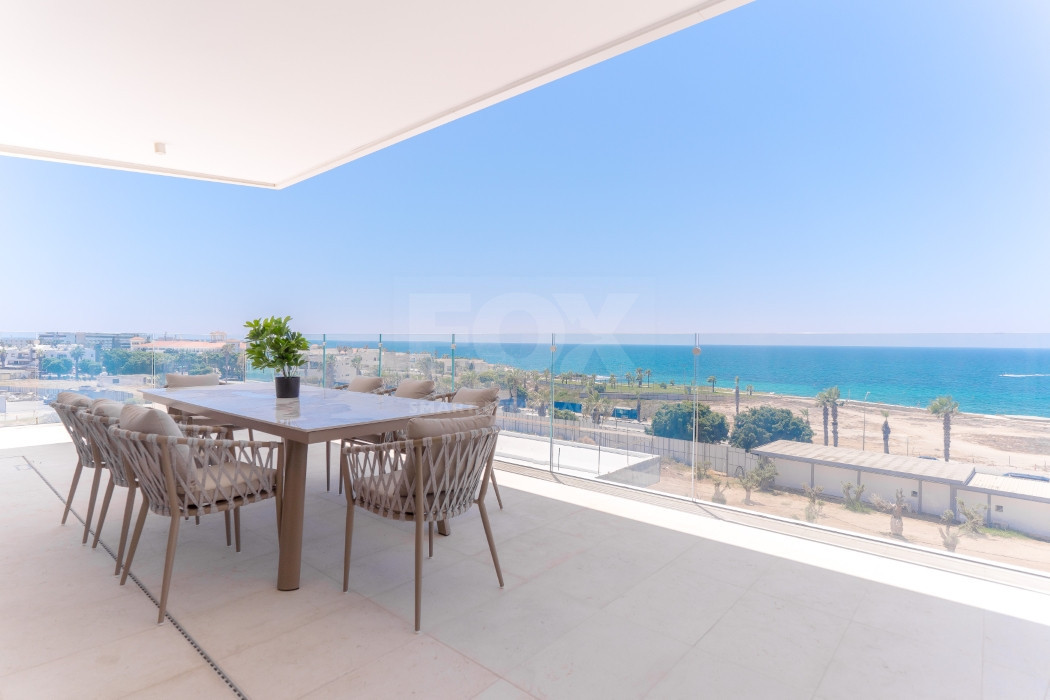 Three bedroom luxury apartment  in Kato Paphos for sale