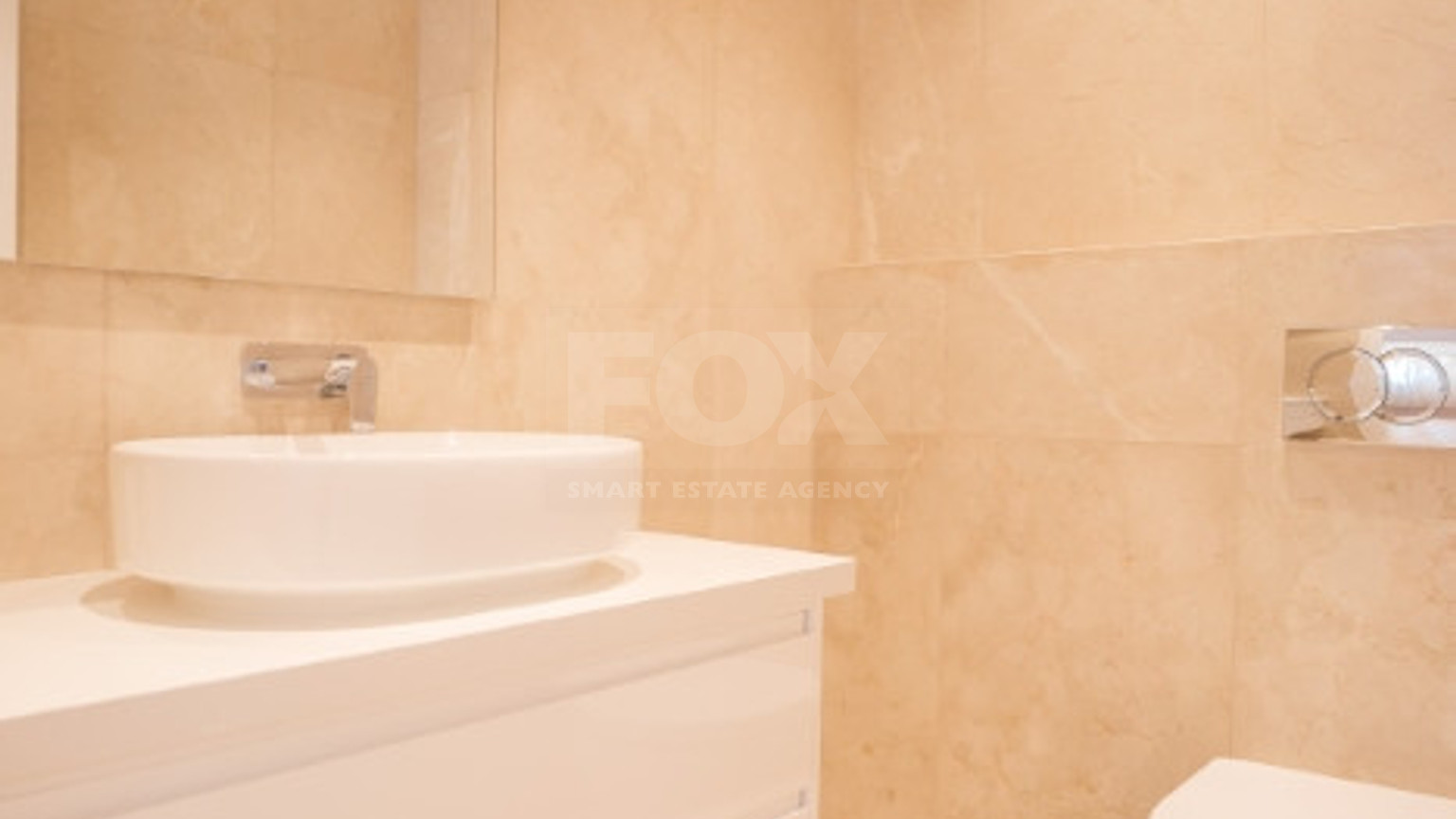 Three bedroom luxury apartment  in Kato Paphos for sale