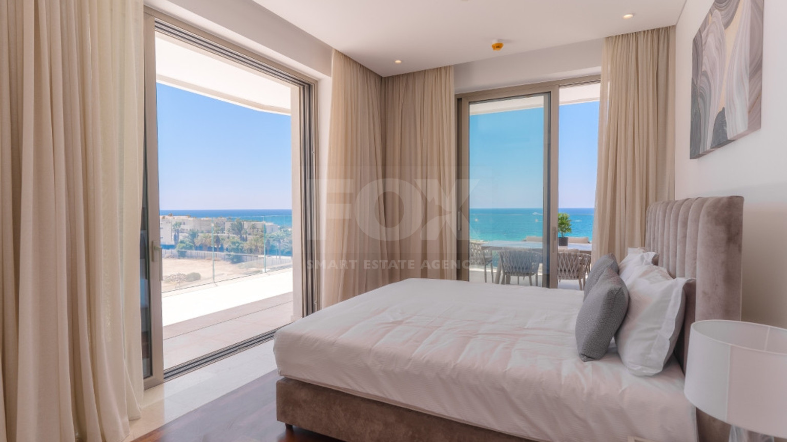 Three bedroom luxury apartment  in Kato Paphos for sale
