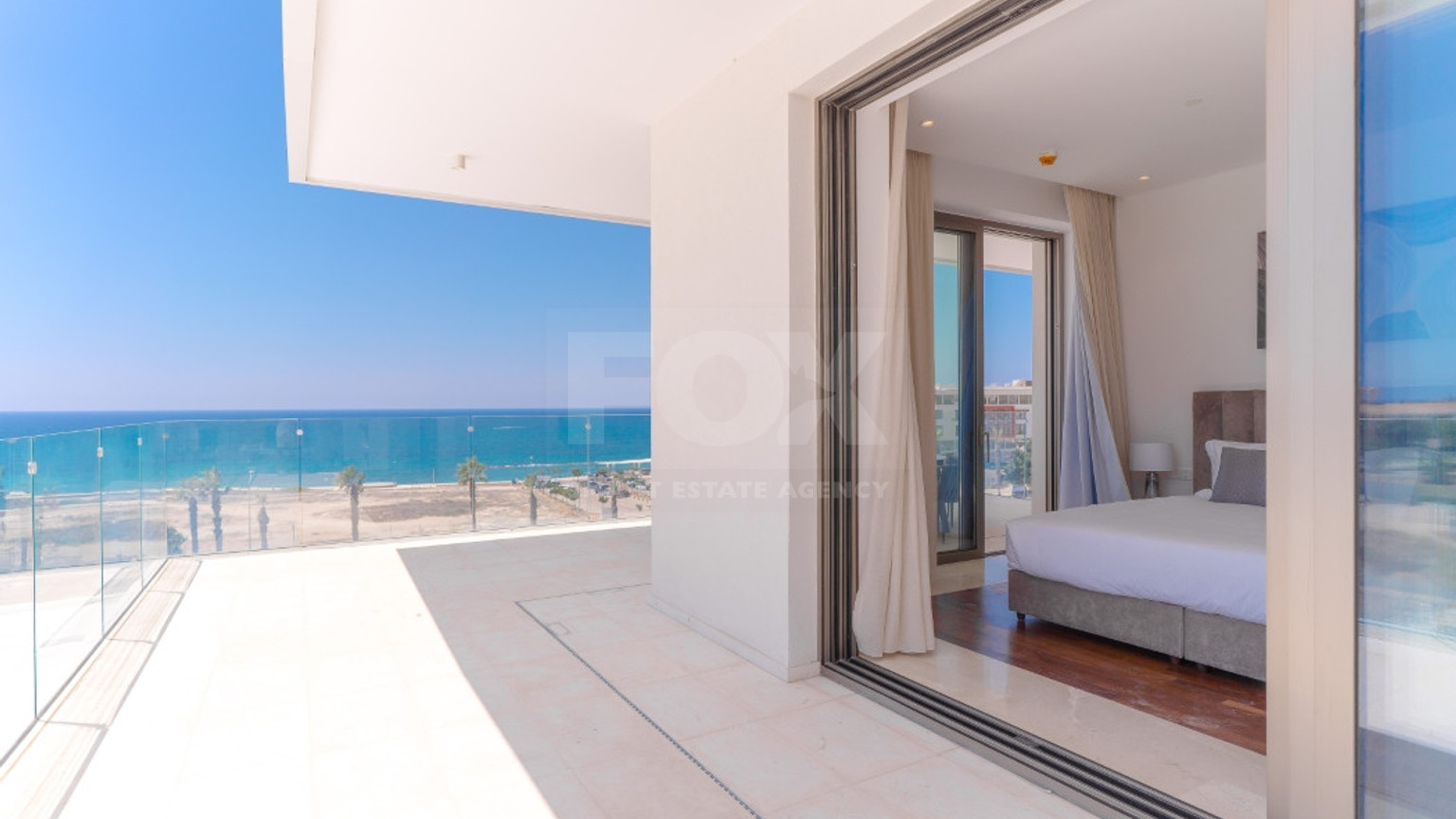 Three bedroom luxury apartment  in Kato Paphos for sale