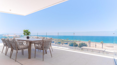 Three bedroom luxury apartment  in Kato Paphos for sale