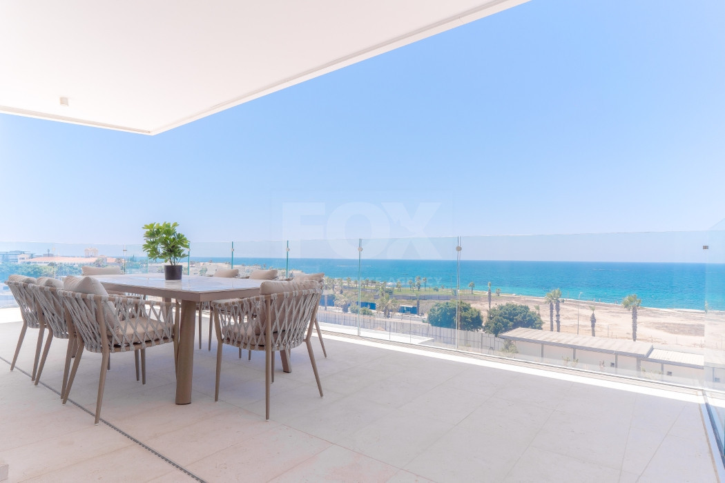 Three bedroom luxury apartment on the eight floor ,  in Kato Paphos for sale