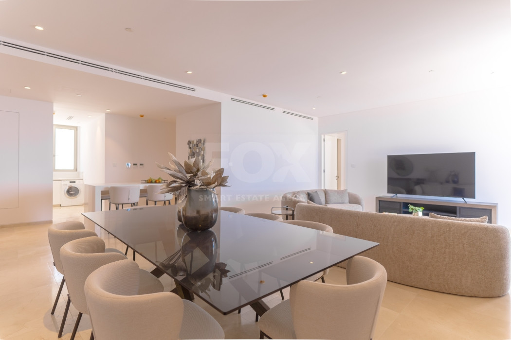 Three bedroom luxury apartment on the eight floor ,  in Kato Paphos for sale