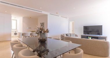Three bedroom luxury apartment on the eight floor ,  in Kato Paphos for sale