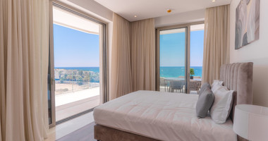 Three bedroom luxury apartment on the eight floor ,  in Kato Paphos for sale