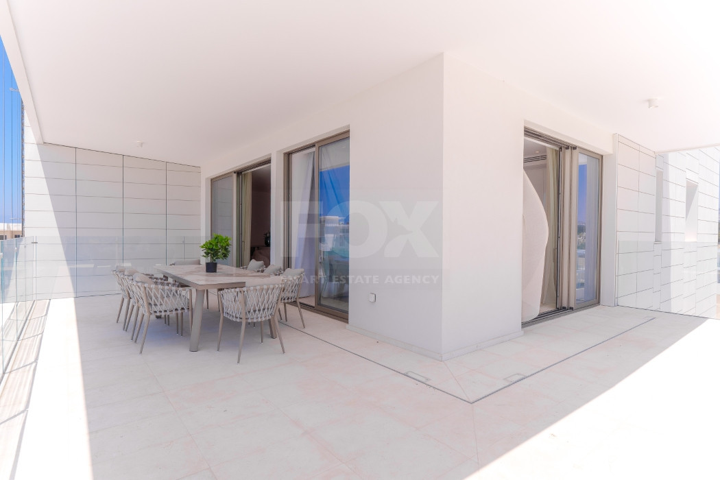 Three bedroom luxury apartment on the eight floor ,  in Kato Paphos for sale
