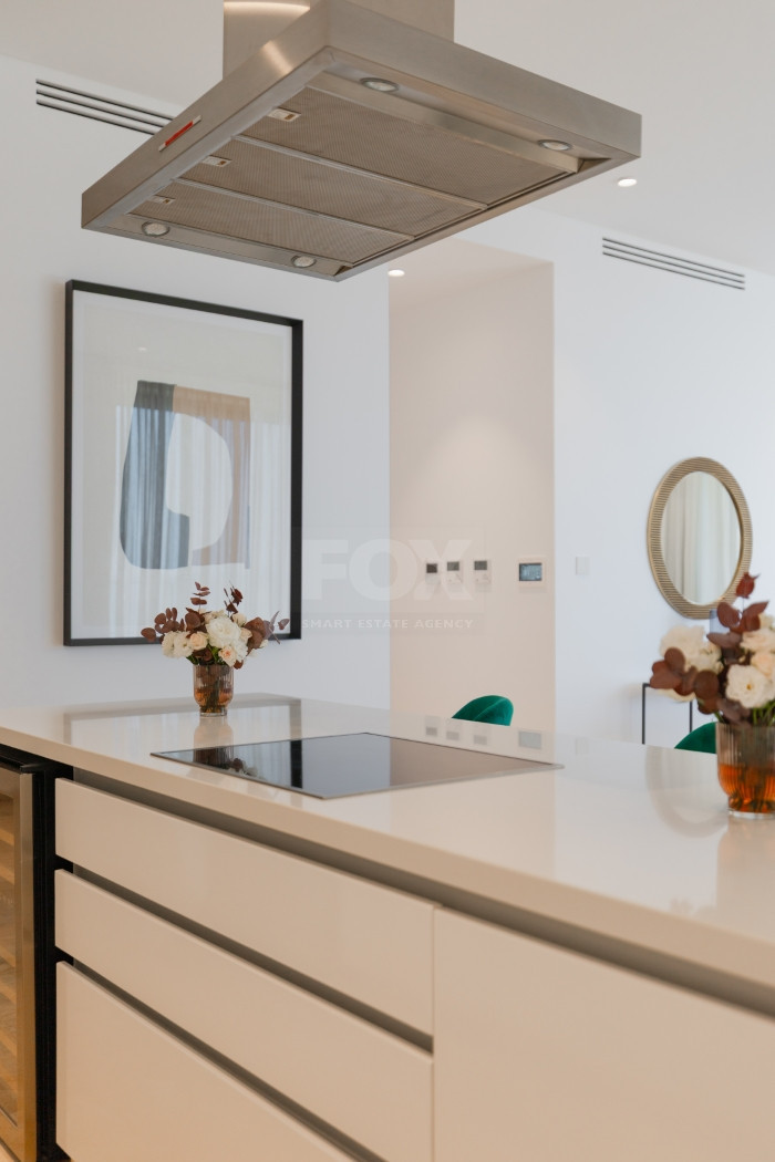 Three bedroom luxury apartment on the eight floor ,  in Kato Paphos for sale