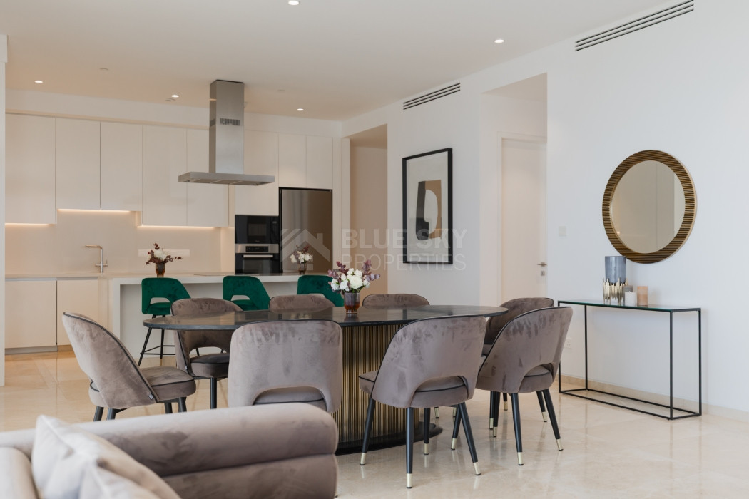 Three bedroom luxury apartment on the eight floor ,  in Kato Paphos for sale