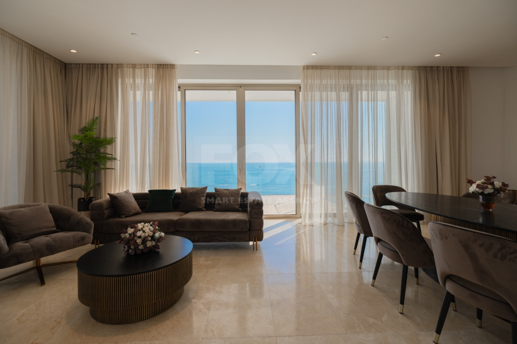 Three bedroom luxury apartment on the eight floor ,  in Kato Paphos for sale