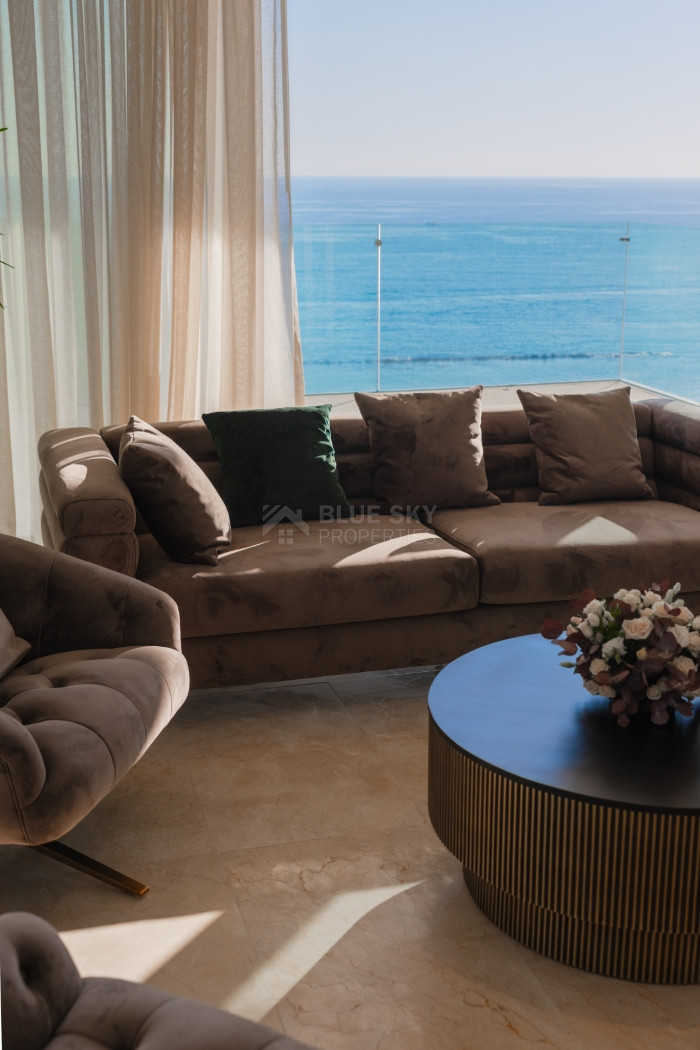 Three bedroom luxury apartment on the eight floor ,  in Kato Paphos for sale