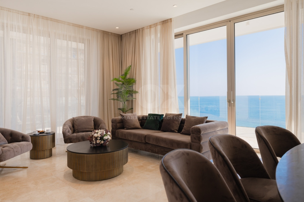 Three bedroom luxury apartment on the eight floor ,  in Kato Paphos for sale