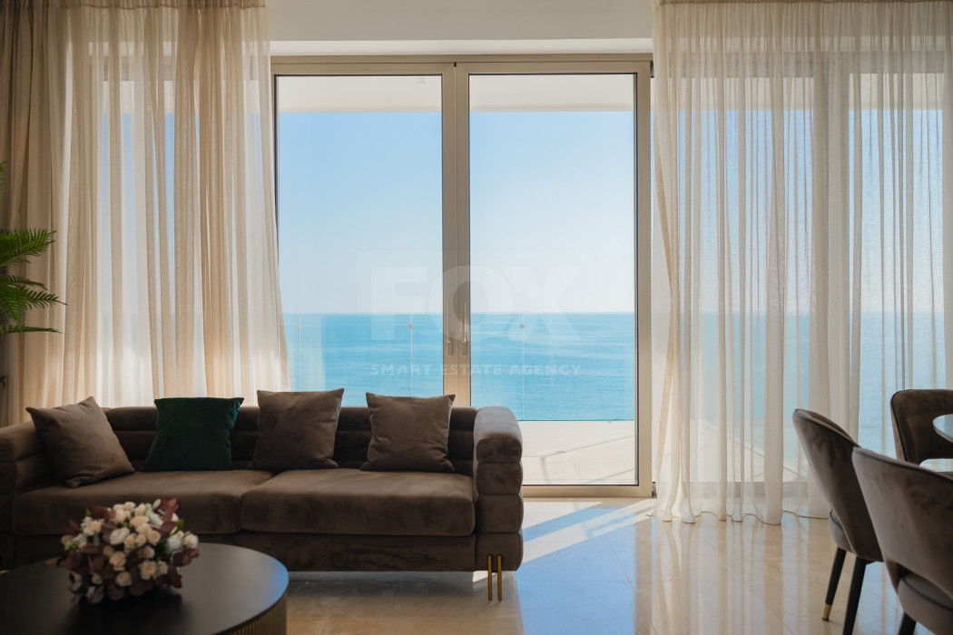 Three bedroom luxury apartment on the eight floor ,  in Kato Paphos for sale