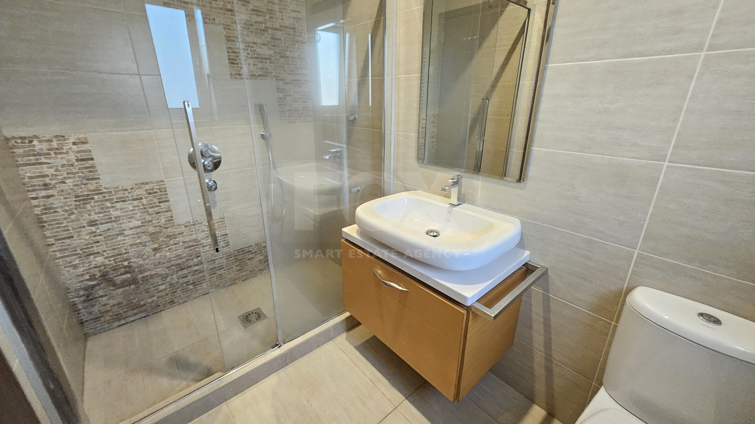 Spacious Four Bedroom Penthouse in Agia Filaxi