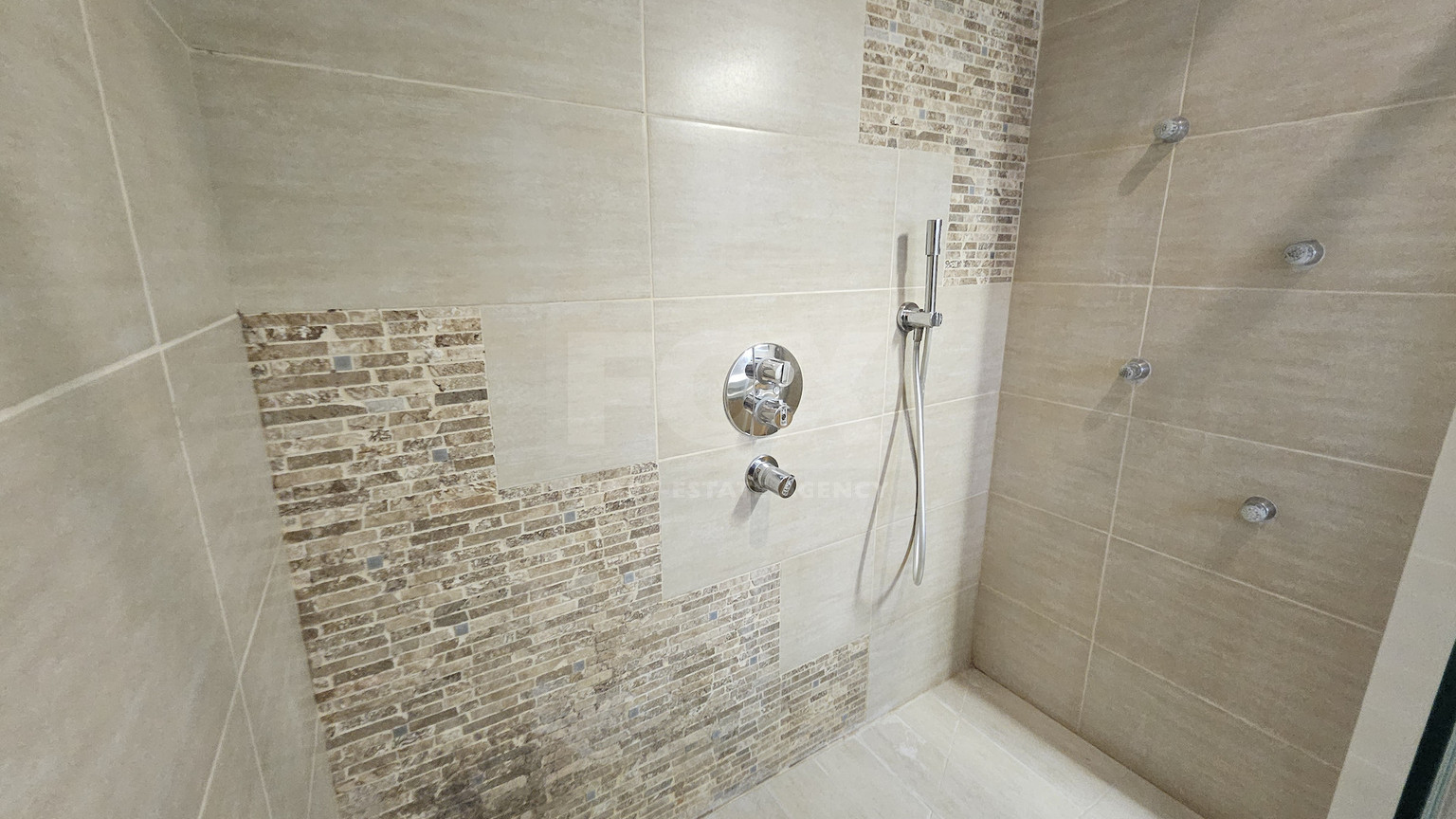 Spacious Four Bedroom Penthouse in Agia Filaxi