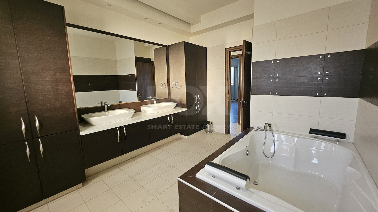 Spacious Four Bedroom Penthouse in Agia Filaxi