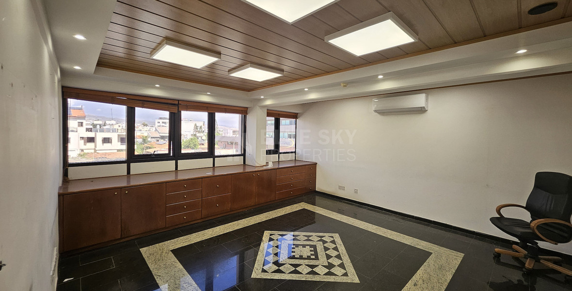 Partially Furnished Office Unit 250m in Pafou Avenue-Omonoia Area