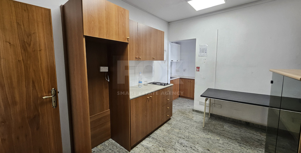 Partially Furnished Office Unit 250m in Pafou Avenue-Omonoia Area