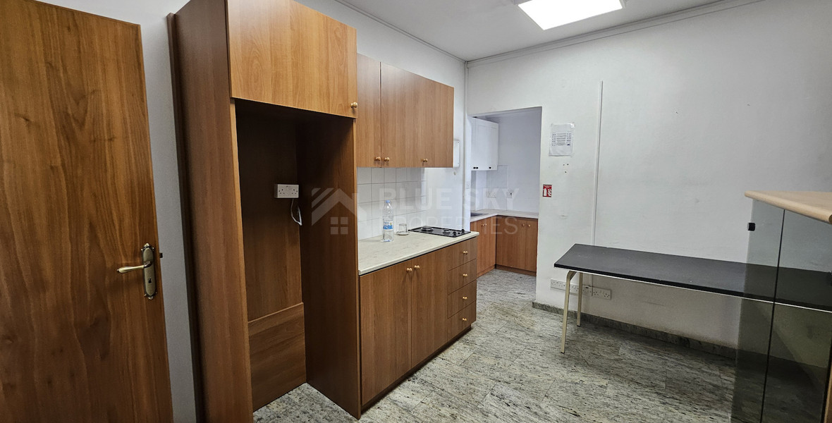 Partially Furnished Office Unit 250m in Pafou Avenue-Omonoia Area