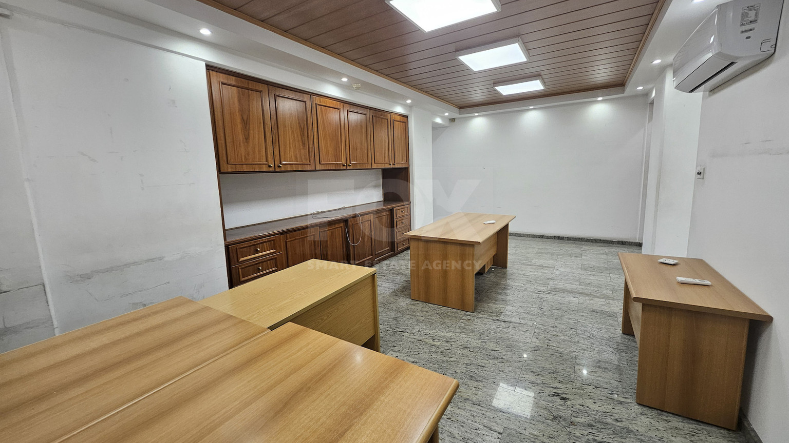Partially Furnished Office Unit 250m in Pafou Avenue-Omonoia Area