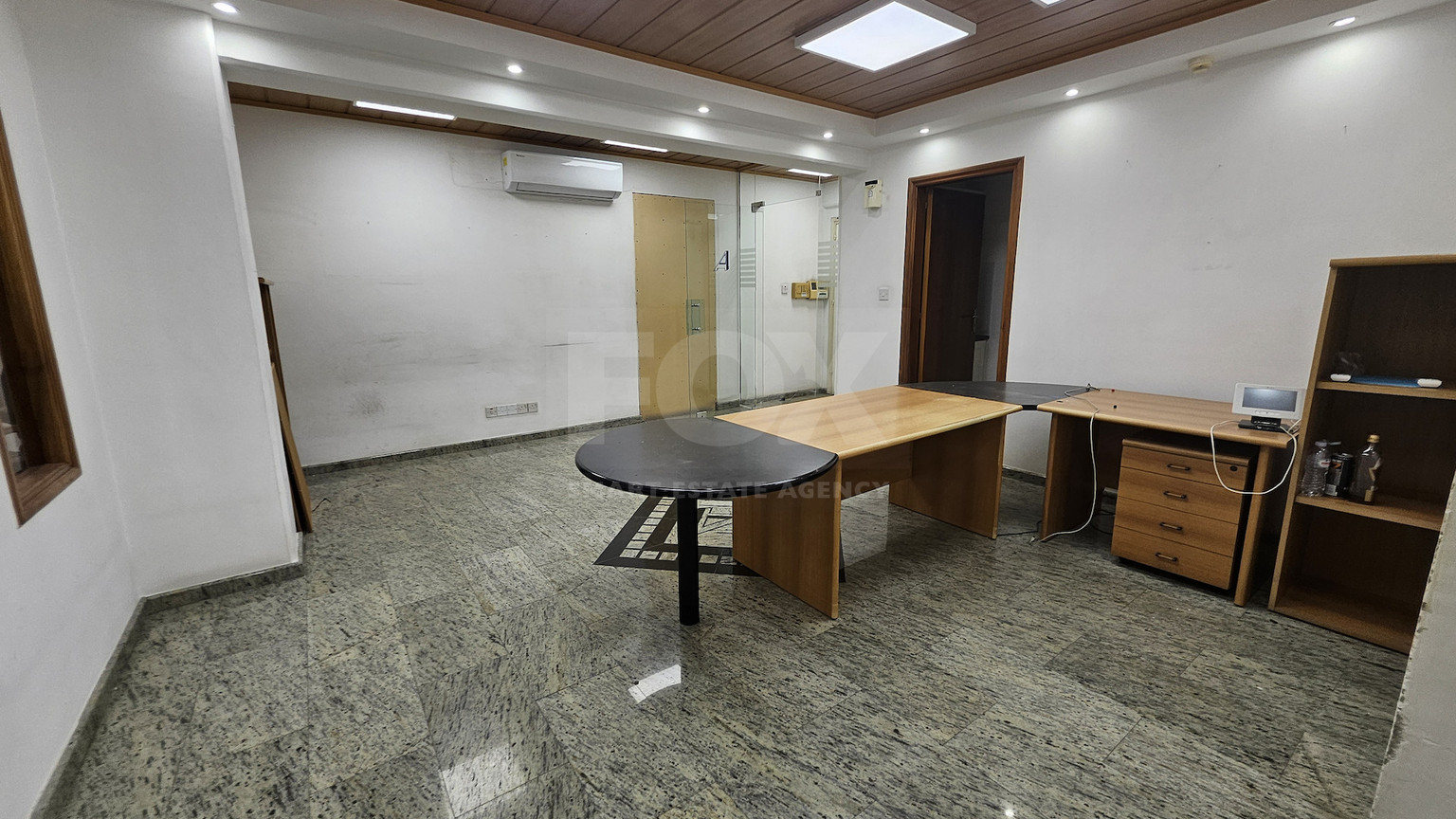 Partially Furnished Office Unit 250m in Pafou Avenue-Omonoia Area