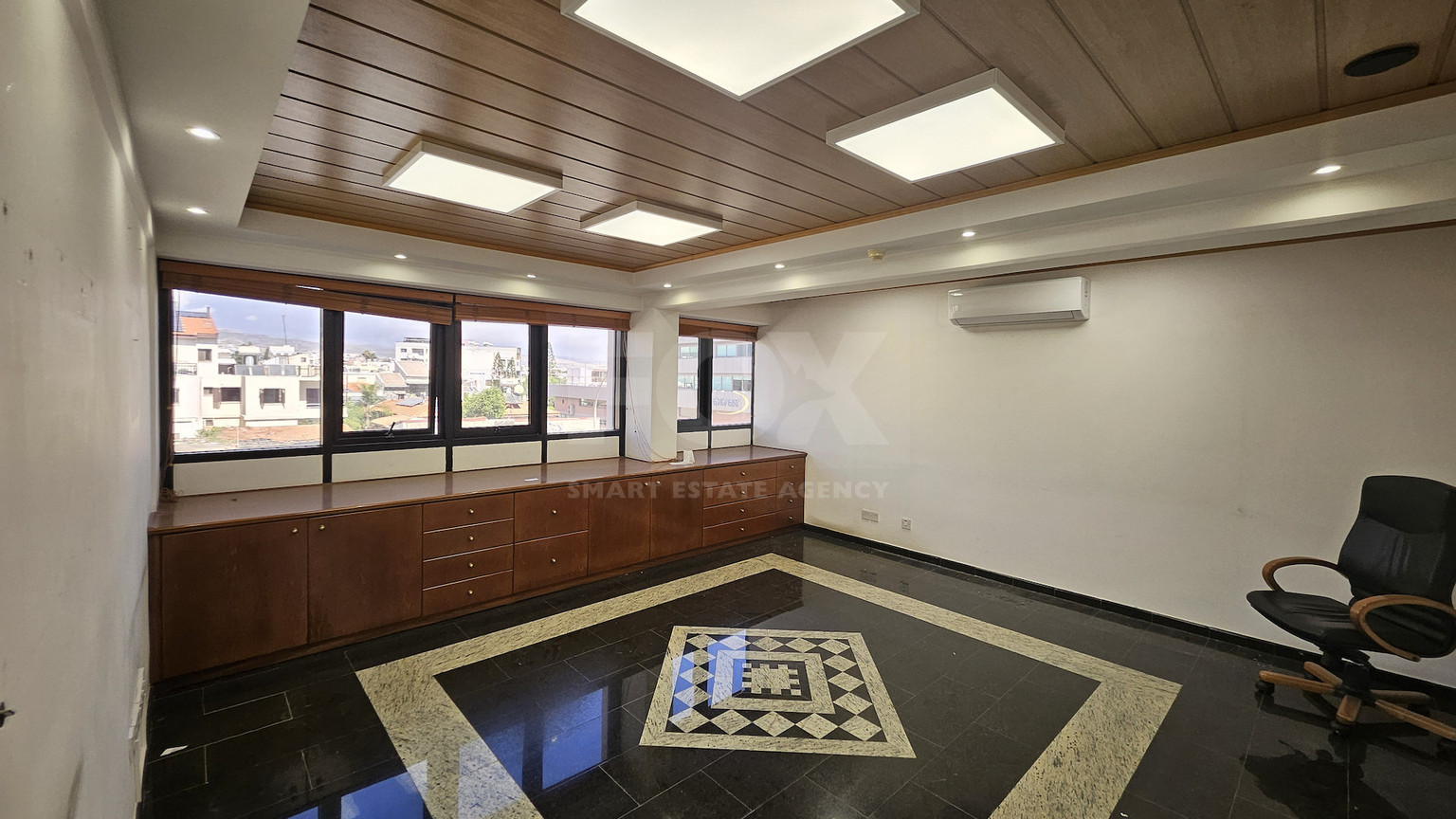 Partially Furnished Office Unit 250m in Pafou Avenue-Omonoia Area