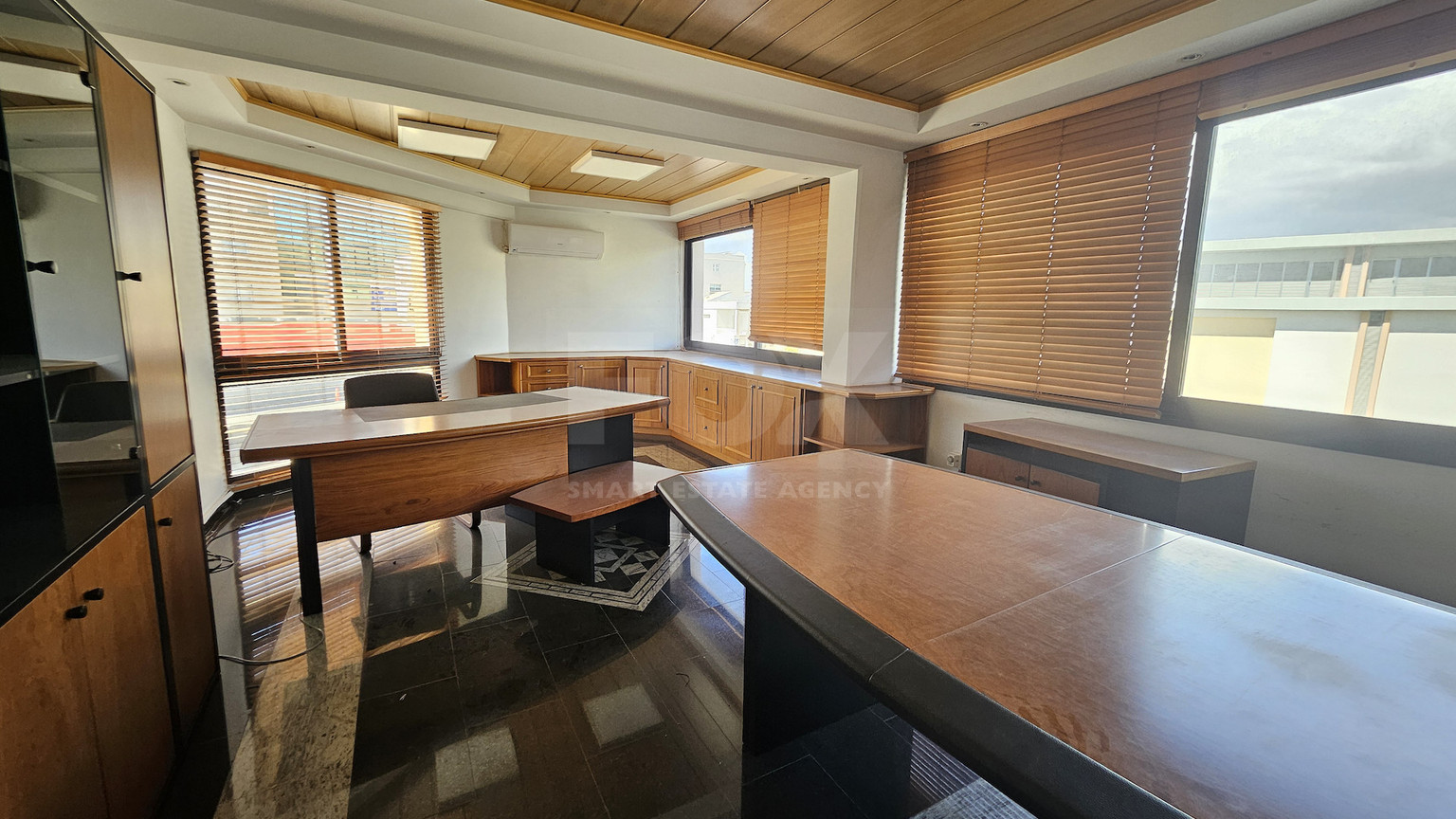 Partially Furnished Office Unit 250m in Pafou Avenue-Omonoia Area