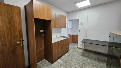 Partially Furnished Office Unit 250m in Pafou Avenue-Omonoia Area