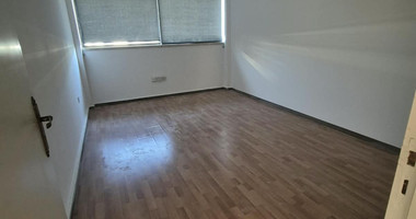 Office to rent On Makarios Avenue, Limassol