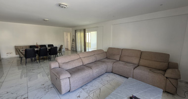 Modern 3-Bedroom Apartment in Mesa Geitonia