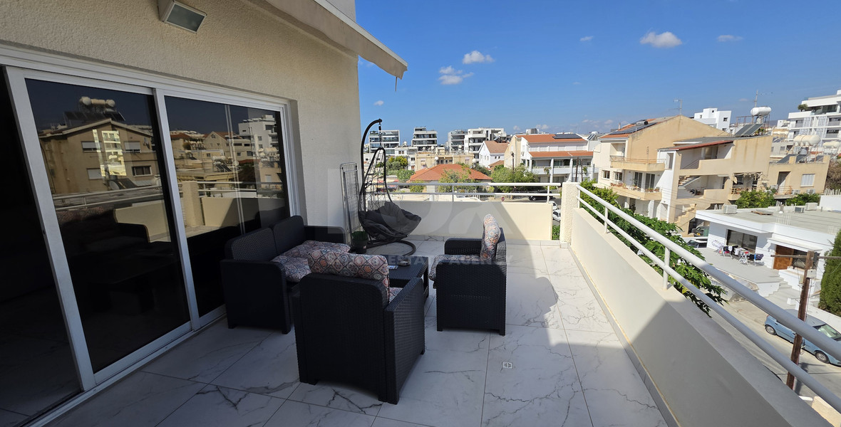 Modern 3-Bedroom Apartment in Mesa Geitonia