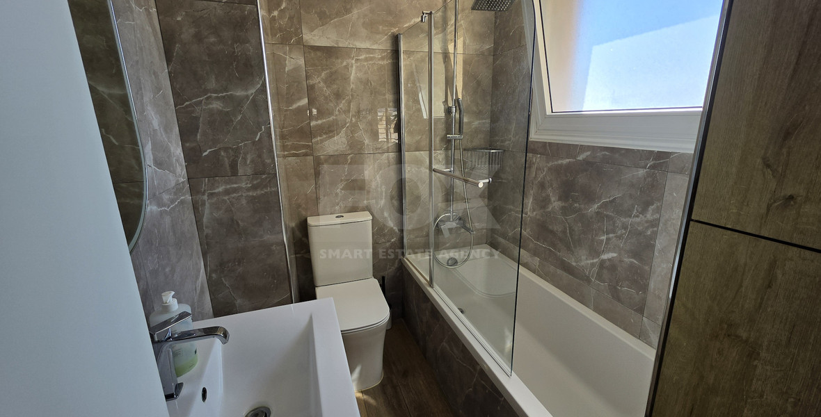 Modern 3-Bedroom Apartment in Mesa Geitonia