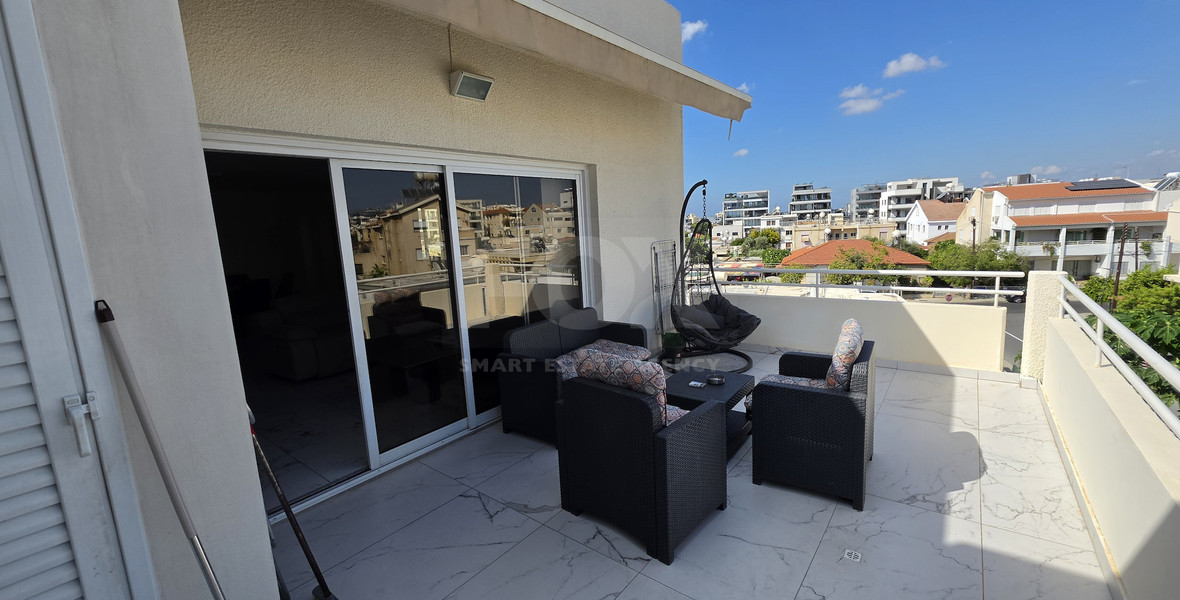 Modern 3-Bedroom Apartment in Mesa Geitonia
