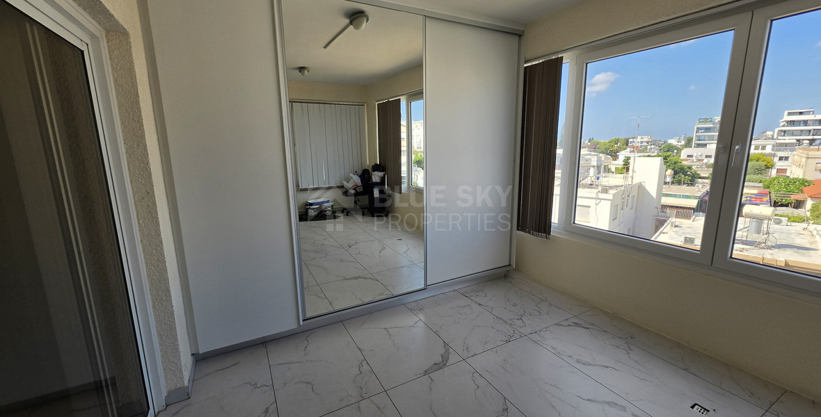 Modern 3-Bedroom Apartment in Mesa Geitonia