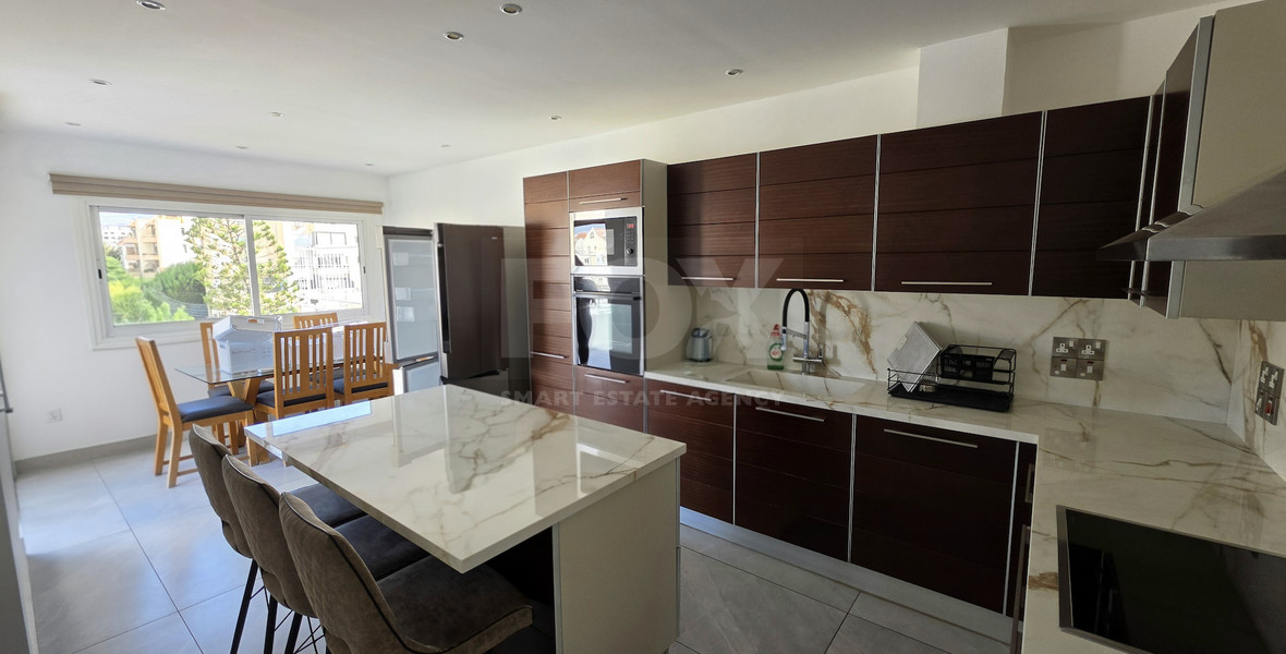 Modern 3-Bedroom Apartment in Mesa Geitonia