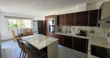Modern 3-Bedroom Apartment in Mesa Geitonia