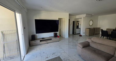 Modern 3-Bedroom Apartment in Mesa Geitonia
