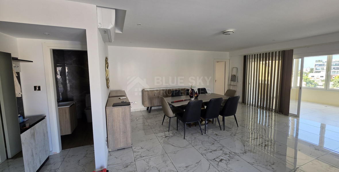 Modern 3-Bedroom Apartment in Mesa Geitonia