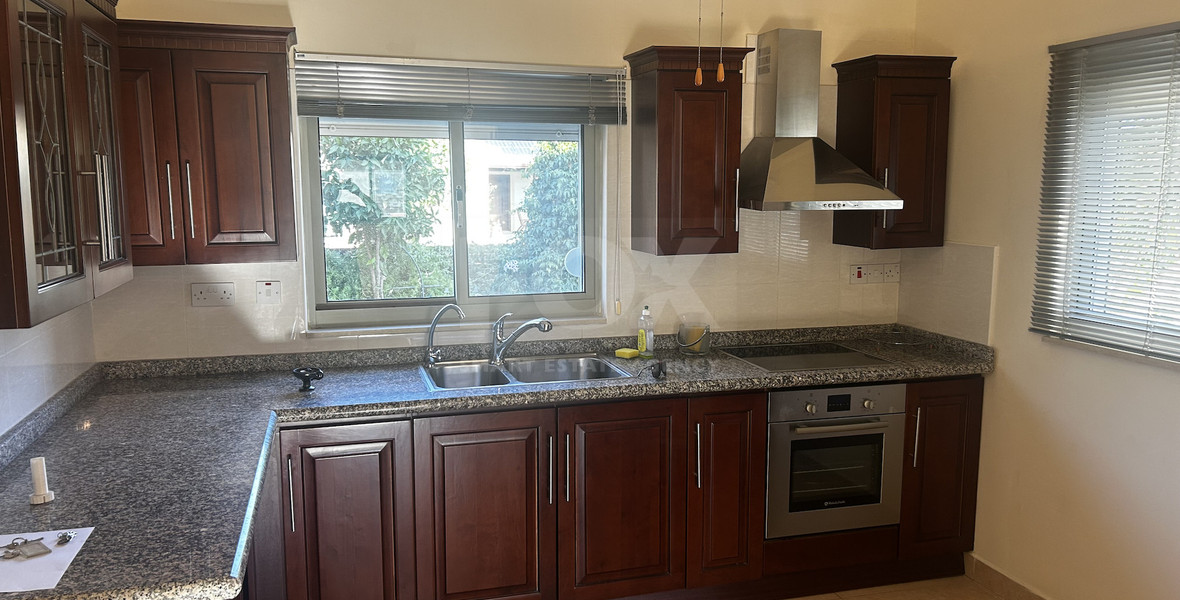 Beautiful Detached 2-Bedroom House with Private Pool in Souni