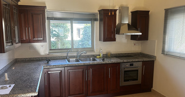 Beautiful Detached 2-Bedroom House with Private Pool in Souni