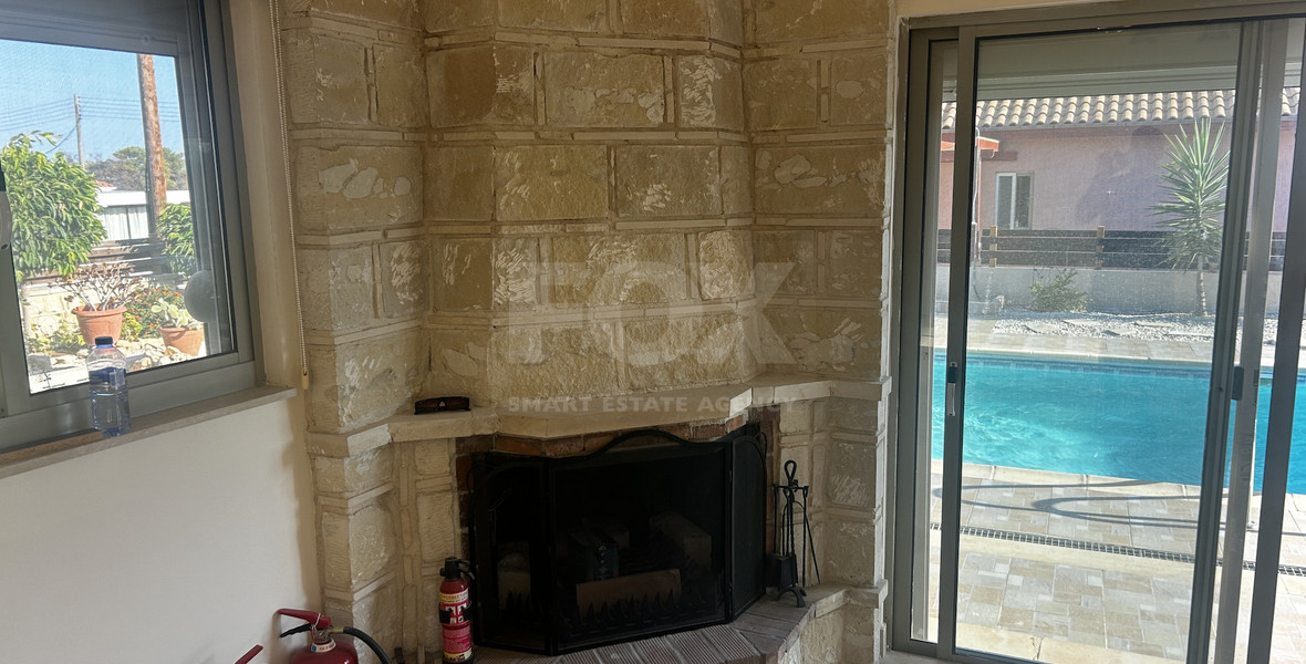 Beautiful Detached 2-Bedroom House with Private Pool in Souni