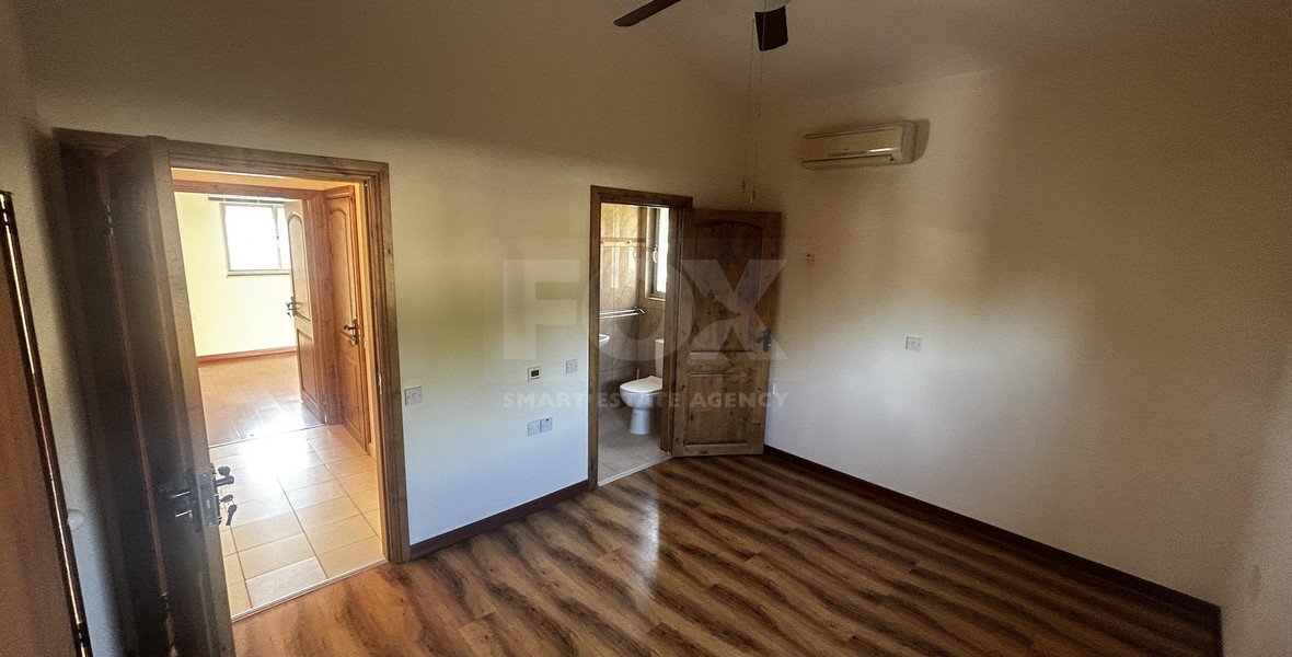 Beautiful Detached 2-Bedroom House with Private Pool in Souni