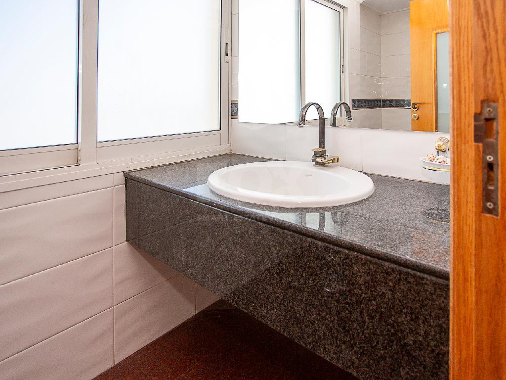 Spacious 4-Bedroom Duplex Penthouse with Separate Title Deed For Sale in Kato Polemidia