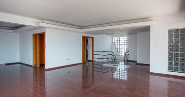 Spacious 4-Bedroom Duplex Penthouse with Separate Title Deed For Sale in Kato Polemidia
