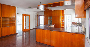 Spacious 4-Bedroom Duplex Penthouse with Separate Title Deed For Sale in Kato Polemidia