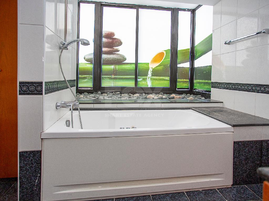 Spacious 4-Bedroom Duplex Penthouse with Separate Title Deed For Sale in Kato Polemidia