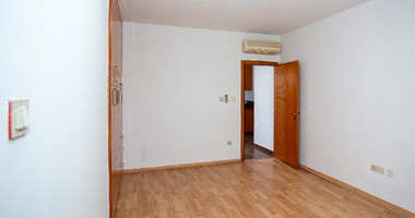 Spacious 4-Bedroom Duplex Penthouse with Separate Title Deed For Sale in Kato Polemidia